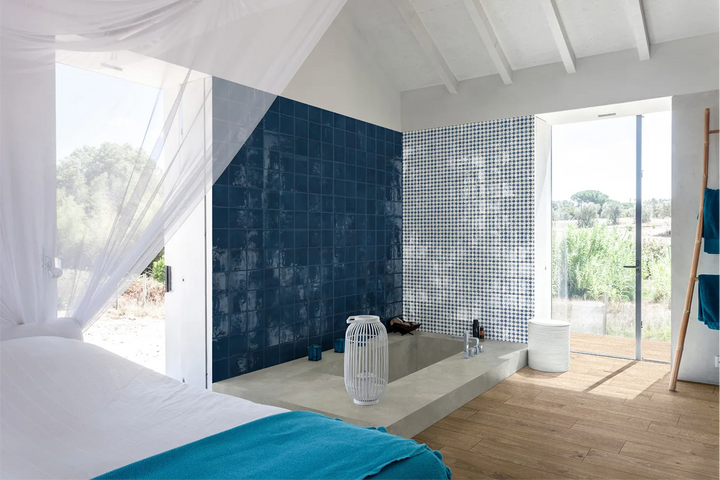 Spa & Pool — Glossy Sol Blu