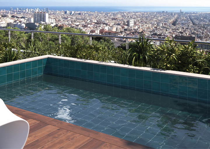 Spa & Pool — Glossy Glacier